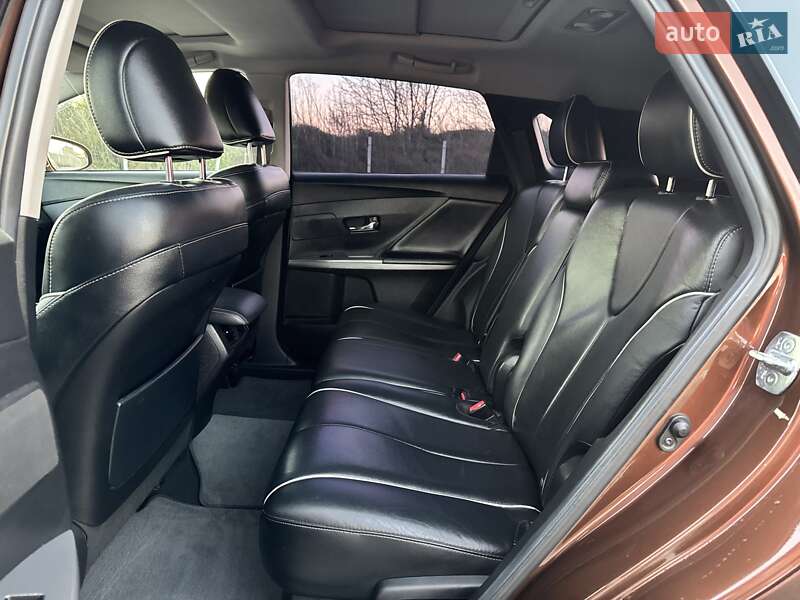 Позашляховик / Кросовер Toyota Venza 2014 в Вінниці