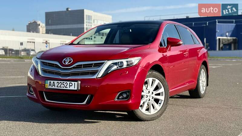Позашляховик / Кросовер Toyota Venza 2013 в Києві