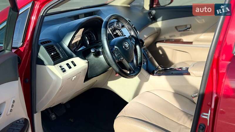 Позашляховик / Кросовер Toyota Venza 2013 в Києві