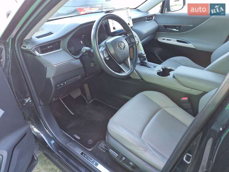 Внедорожник / Кроссовер Toyota Venza 2022 в Киеве