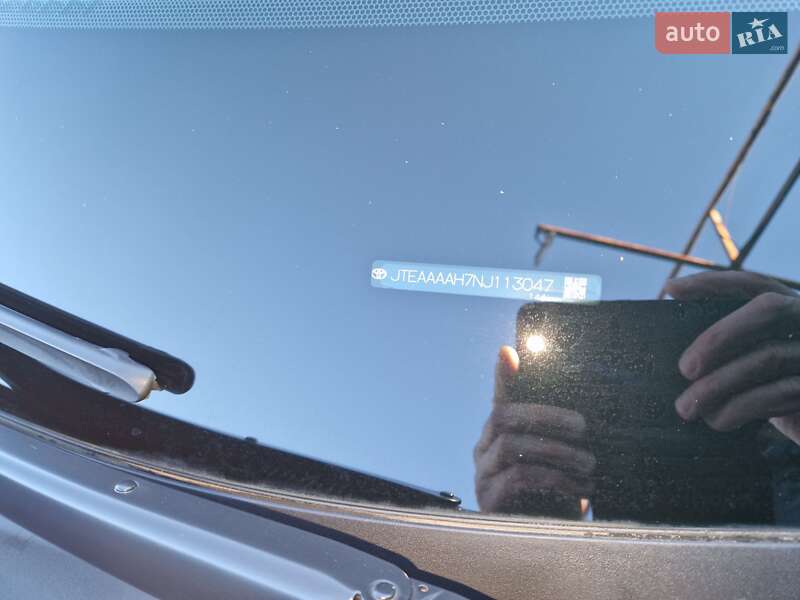 Внедорожник / Кроссовер Toyota Venza 2022 в Киеве