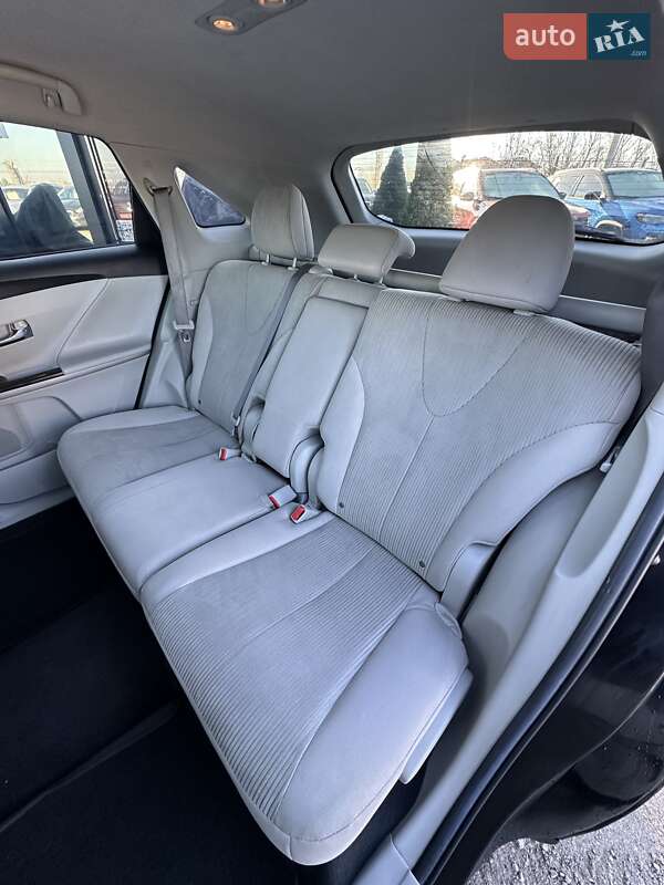 Внедорожник / Кроссовер Toyota Venza 2011 в Белогородке