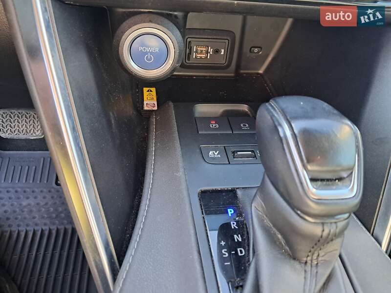 Внедорожник / Кроссовер Toyota Venza 2021 в Львове