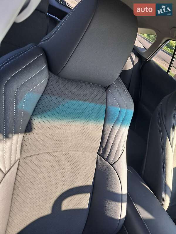 Внедорожник / Кроссовер Toyota Venza 2021 в Львове