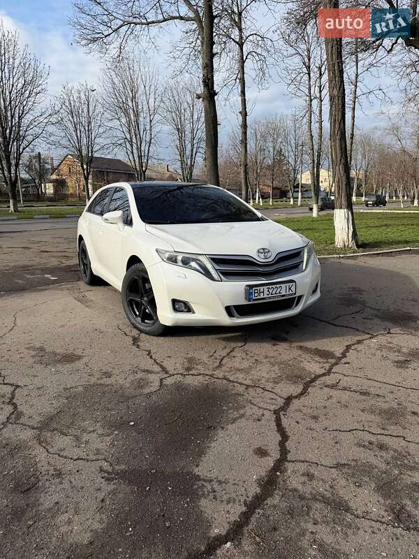 Внедорожник / Кроссовер Toyota Venza 2013 в Подольске
