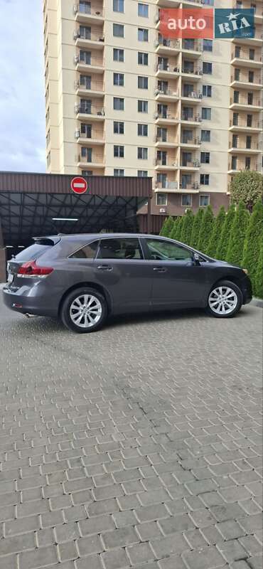 Позашляховик / Кросовер Toyota Venza 2015 в Одесі