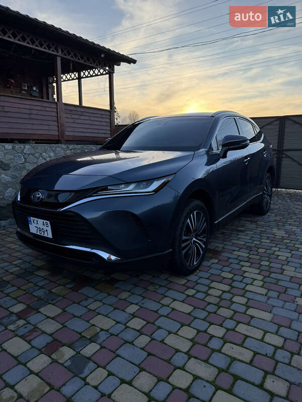 Позашляховик / Кросовер Toyota Venza 2022 в Харкові