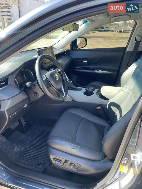 Позашляховик / Кросовер Toyota Venza 2021 в Києві