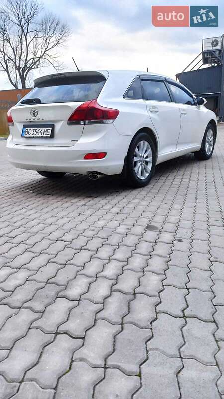 Позашляховик / Кросовер Toyota Venza 2014 в Бориславі