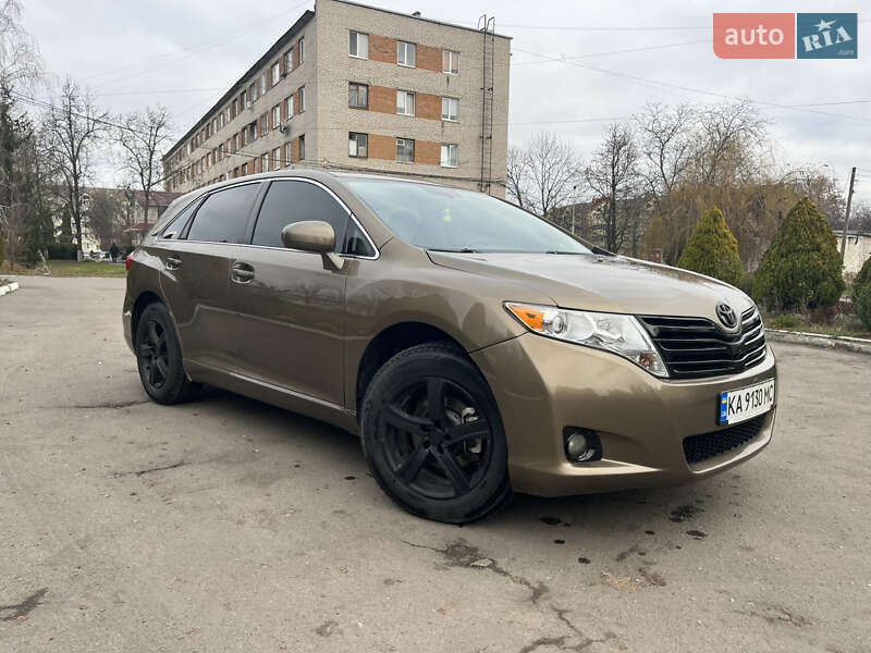 Позашляховик / Кросовер Toyota Venza 2011 в Ладижині