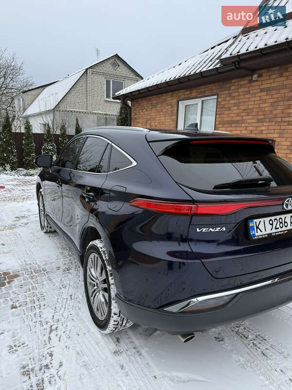 Позашляховик / Кросовер Toyota Venza 2021 в Фастові