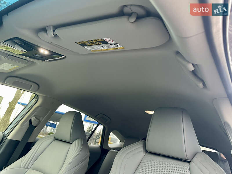 Позашляховик / Кросовер Toyota Venza 2021 в Тульчині