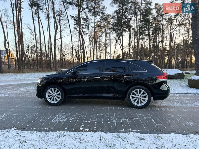Позашляховик / Кросовер Toyota Venza 2011 в Житомирі
