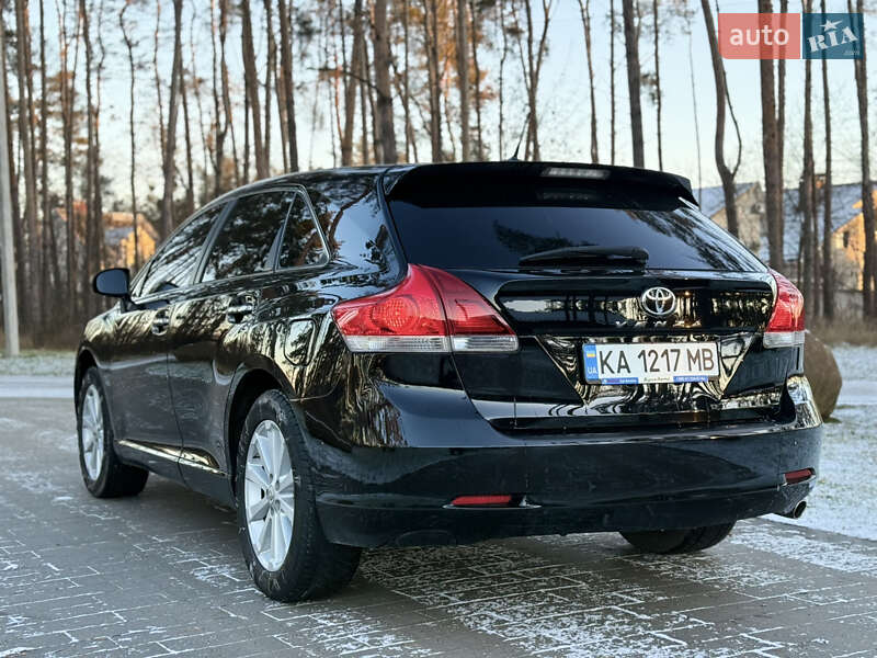 Позашляховик / Кросовер Toyota Venza 2011 в Житомирі