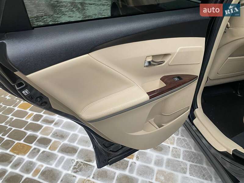 Позашляховик / Кросовер Toyota Venza 2013 в Вінниці