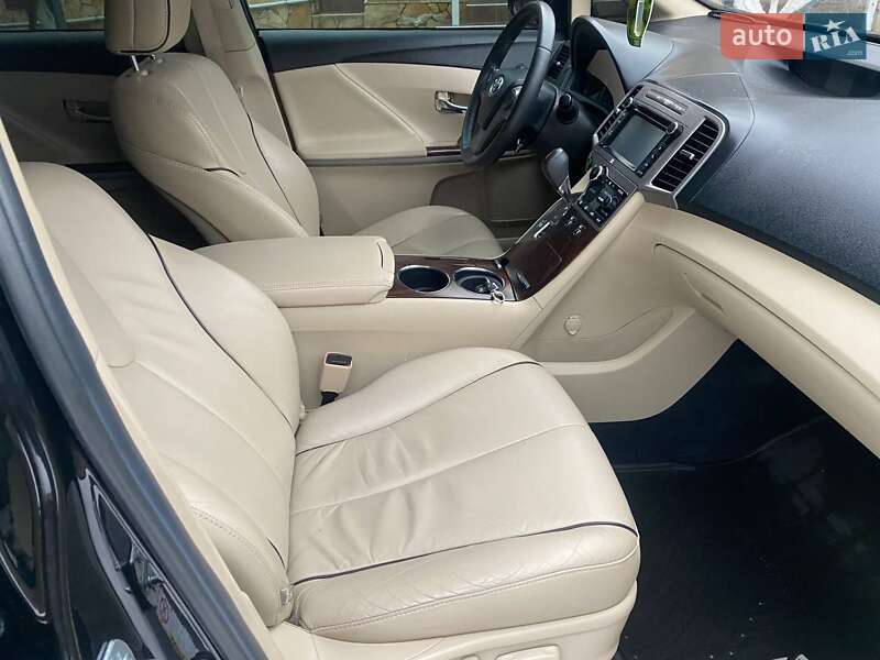 Позашляховик / Кросовер Toyota Venza 2013 в Вінниці