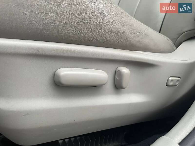 Позашляховик / Кросовер Toyota Venza 2011 в Києві