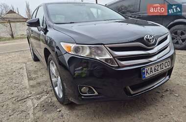 Позашляховик / Кросовер Toyota Venza 2015 в Києві
