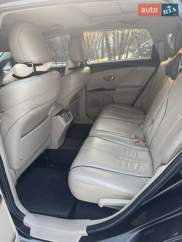 Внедорожник / Кроссовер Toyota Venza 2010 в Житомире
