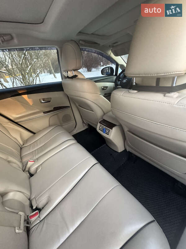 Внедорожник / Кроссовер Toyota Venza 2010 в Житомире