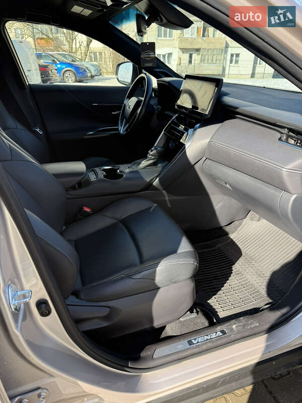 Внедорожник / Кроссовер Toyota Venza 2021 в Фастове