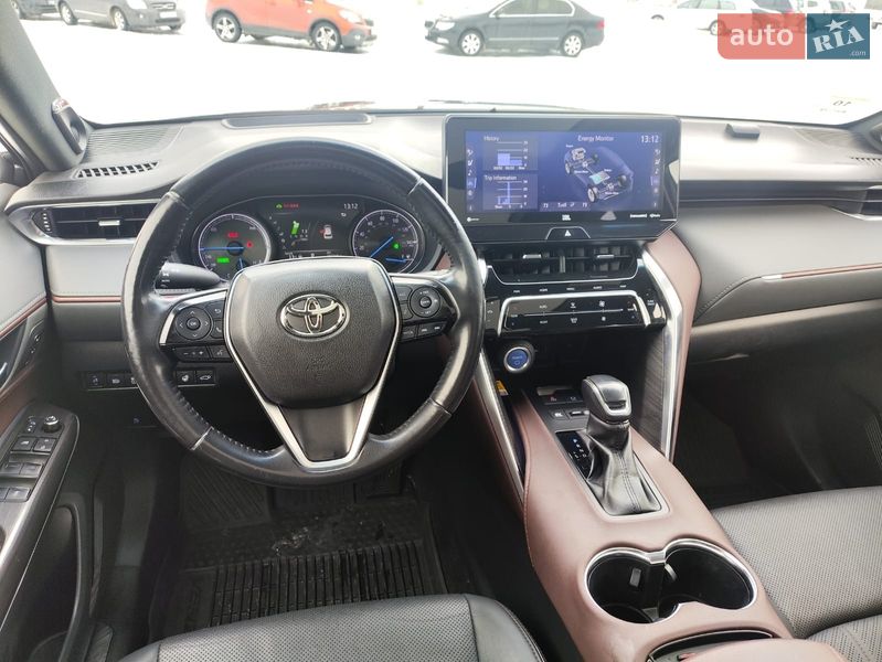 Внедорожник / Кроссовер Toyota Venza 2021 в Киеве