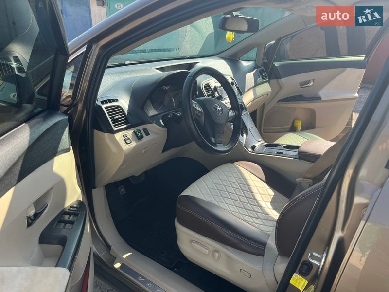 Внедорожник / Кроссовер Toyota Venza 2011 в Ладыжине