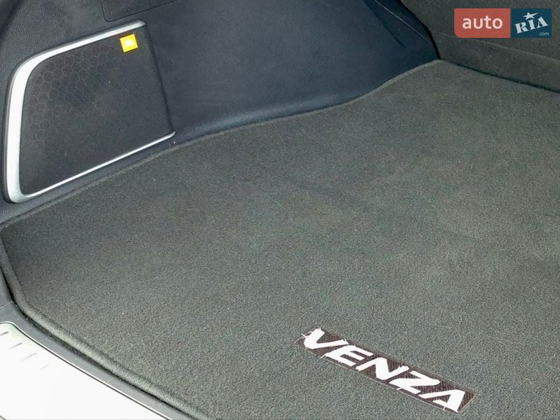 Внедорожник / Кроссовер Toyota Venza 2021 в Киеве