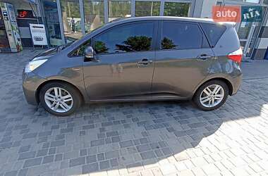 Мінівен Toyota Verso-S 2011 в Горішніх Плавнях