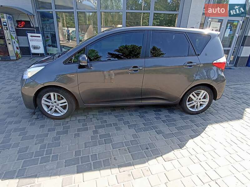 Toyota Verso-S 2011 Toyota Verso-S 2011
