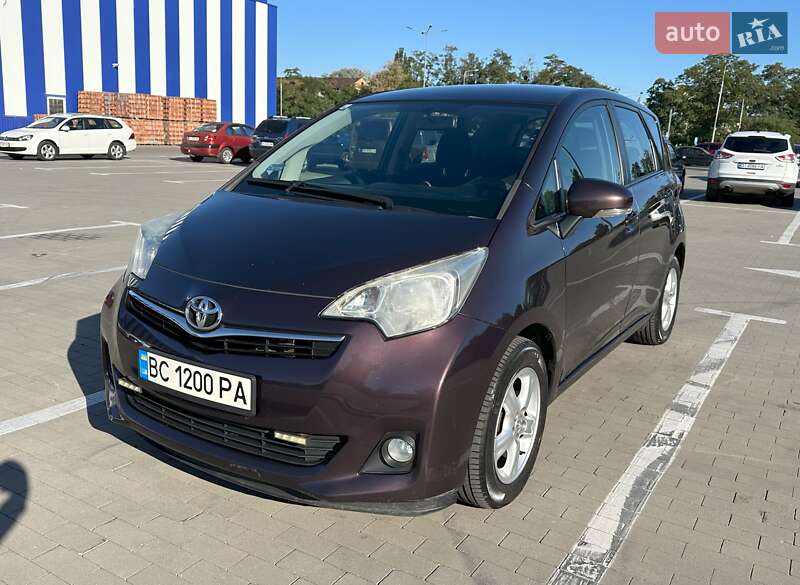 Toyota Verso-S 2011