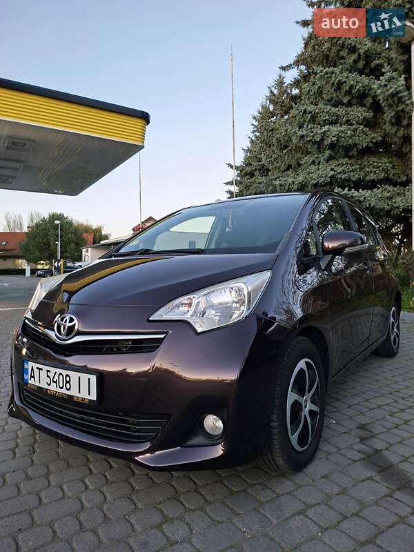Микровэн Toyota Verso-S 2014 в Ивано-Франковске