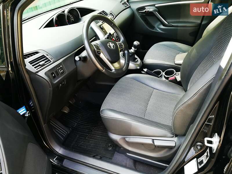 Мінівен Toyota Verso 2014 в Одесі