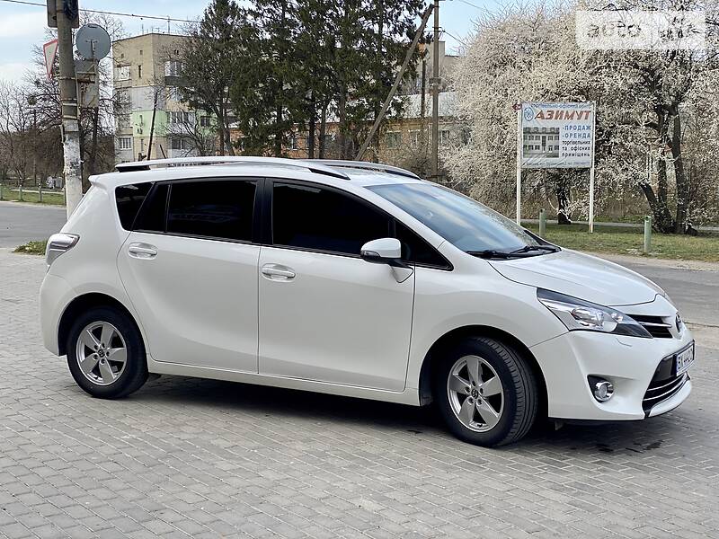 Мінівен Toyota Verso 2013 в Хмельницькому фото Мінівен Toyota Verso 2013 в Хмельницькому