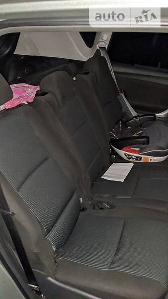 Универсал Toyota Verso 2012 в Ровно фото 15 Универсал Toyota Verso 2012 в Ровно