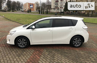 Минивэн Toyota Verso 2013 в Луцке