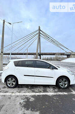 Универсал Toyota Verso 2014 в Киеве