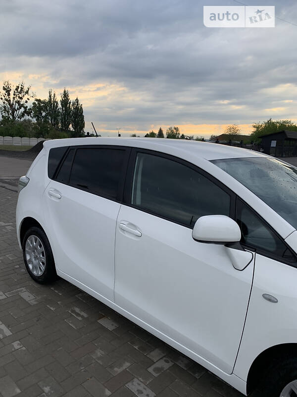 Мінівен Toyota Verso 2012 в Рівному