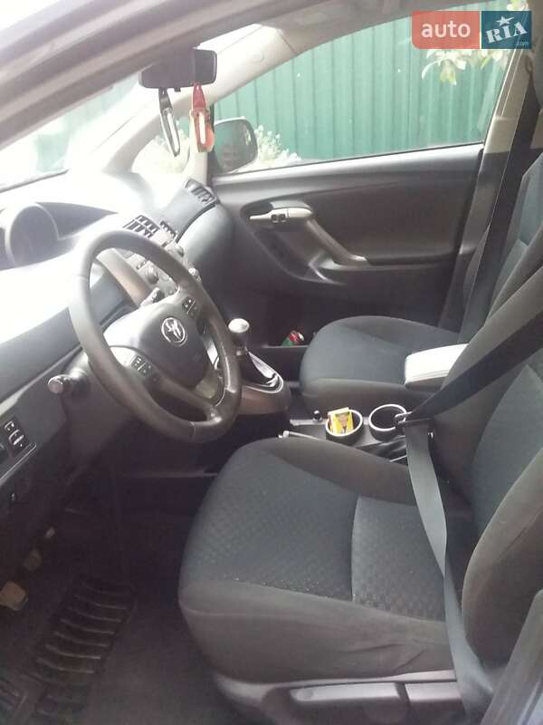 Минивэн Toyota Verso 2010 в Шепетовке