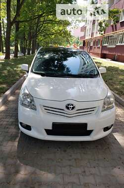 Мінівен Toyota Verso 2010 в Полтаві