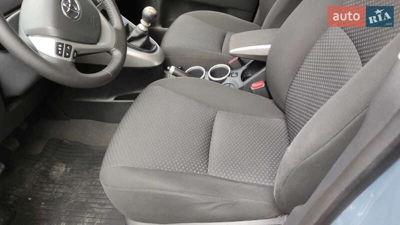 Минивэн Toyota Verso 2011 в Рени