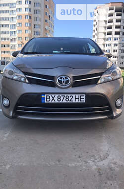 Минивэн Toyota Verso 2014 в Хмельницком