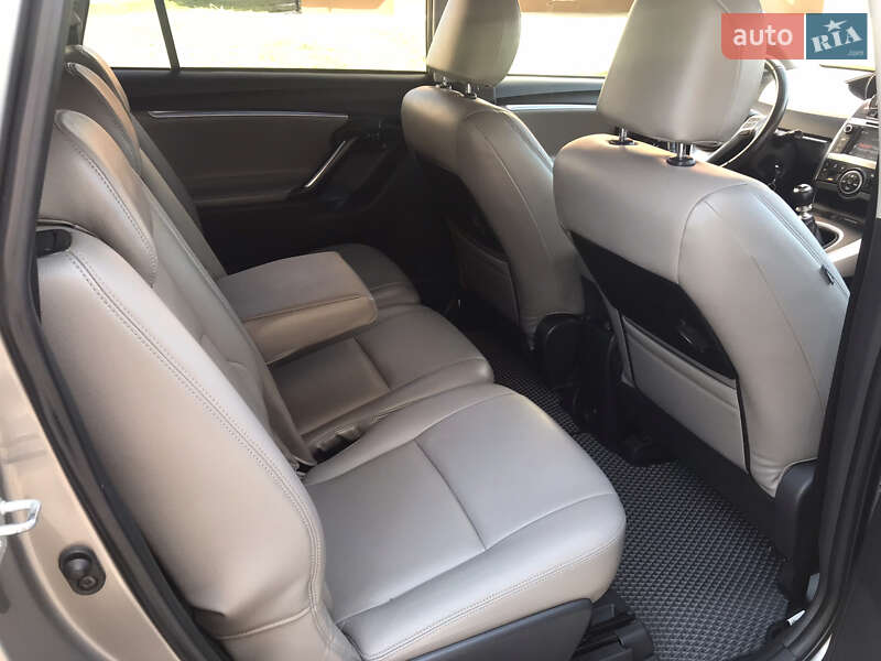 Мінівен Toyota Verso 2014 в Хмельницькому