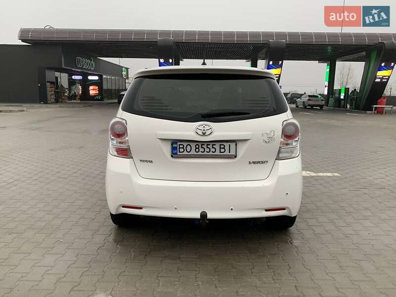 Мінівен Toyota Verso 2010 в Тернополі