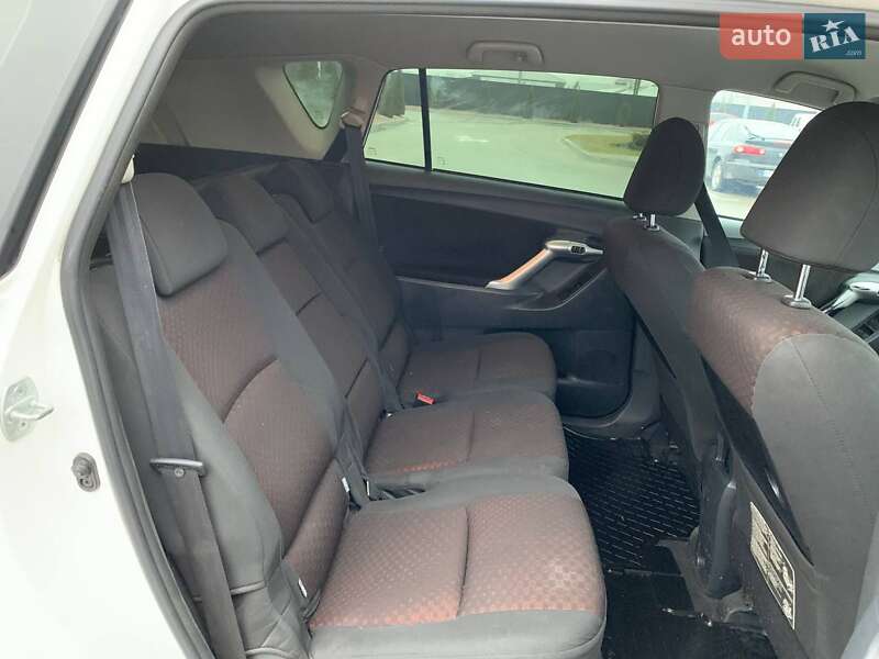 Мінівен Toyota Verso 2010 в Тернополі