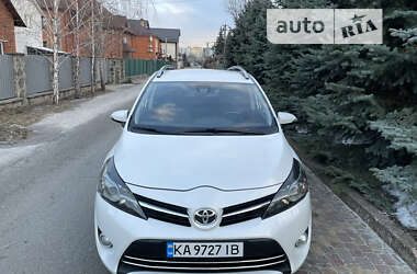 Мінівен Toyota Verso 2016 в Києві