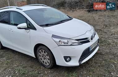 Минивэн Toyota Verso 2014 в Житомире