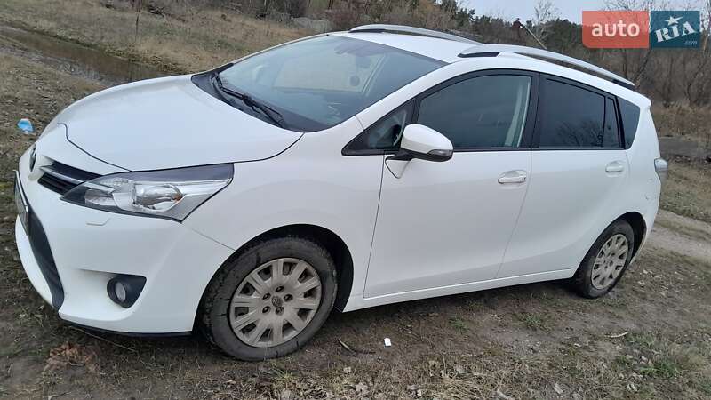 Минивэн Toyota Verso 2014 в Житомире