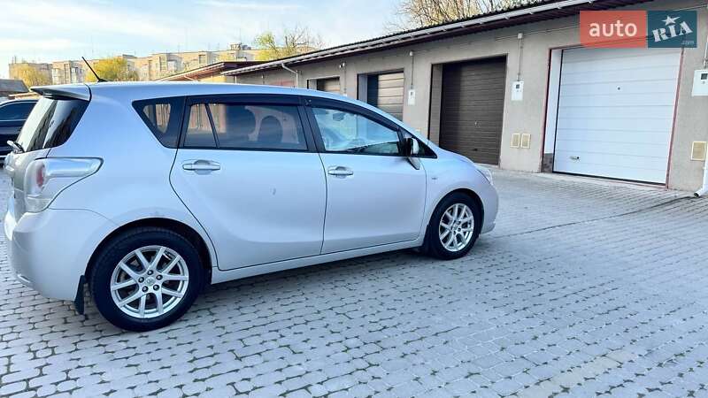 Минивэн Toyota Verso 2009 в Каменец-Подольском фото 3 Минивэн Toyota Verso 2009 в Каменец-Подольском