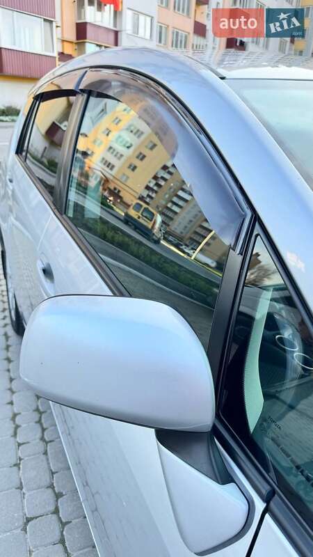 Минивэн Toyota Verso 2009 в Каменец-Подольском фото 36 Минивэн Toyota Verso 2009 в Каменец-Подольском